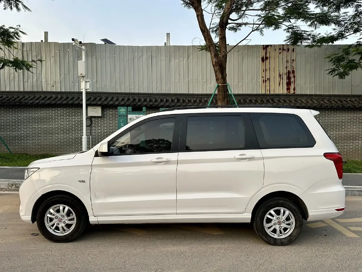 2021 Yema SiPaiKa 1.5L 109HP L4 5MT,autocango,china used car exporter,china ev exporter,chinese used car exporter,chinese used ev exporter