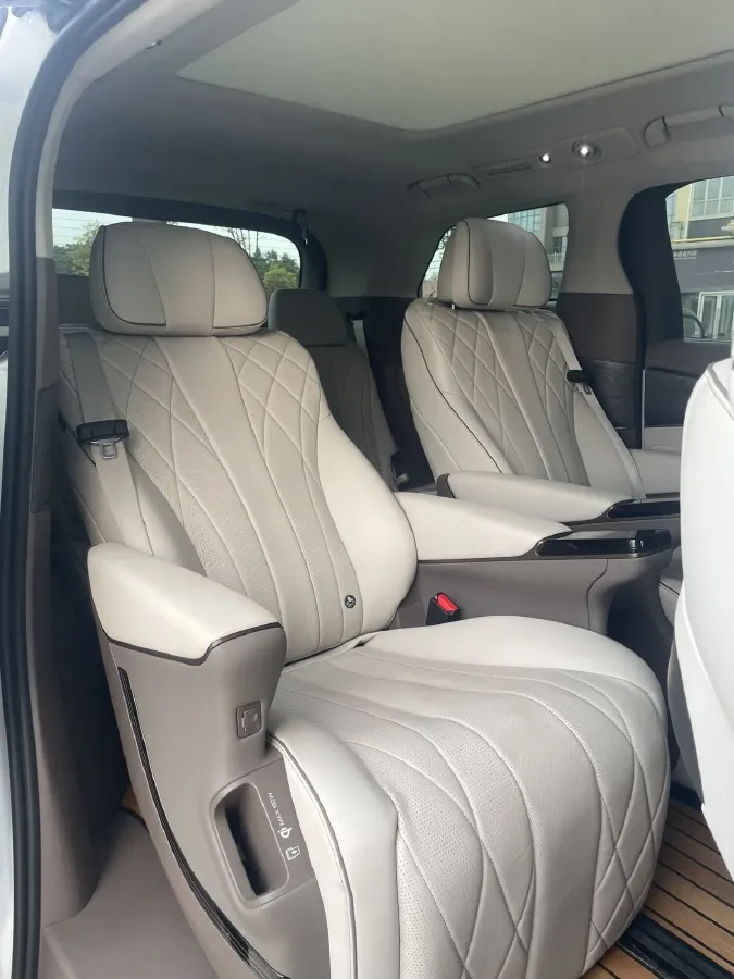 2022 HongQi HS7 3.0T 337HP V6 8AT,autocango,china used car exporter,china ev exporter,chinese used car exporter,chinese used ev exporter