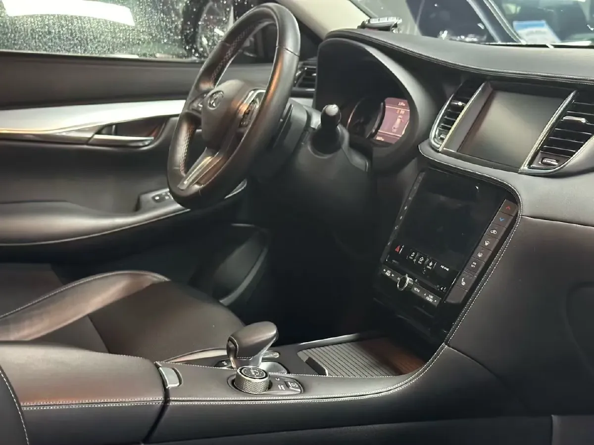 2018 Jeep Grand Commander 2.0T 265HP L4 9AT,autocango,china used car exporter,china ev exporter,chinese used car exporter,chinese used ev exporter