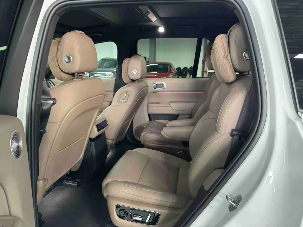2025 Li L8 Range Extended 154HP REEV,autocango,china used car exporter,china ev exporter,chinese used car exporter,chinese used ev exporter