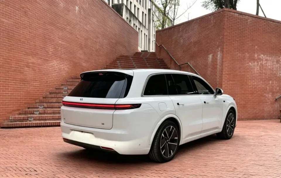 2025 Li L8 Range Extended 154HP REEV,autocango,china used car exporter,china ev exporter,chinese used car exporter,chinese used ev exporter