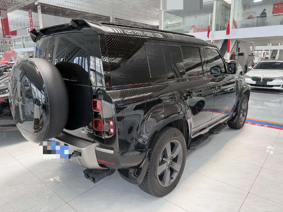 2025 Land Rover Defender 3.0T 400HP L6 8AT,autocango,china used car exporter,china ev exporter,chinese used car exporter,chinese used ev exporter