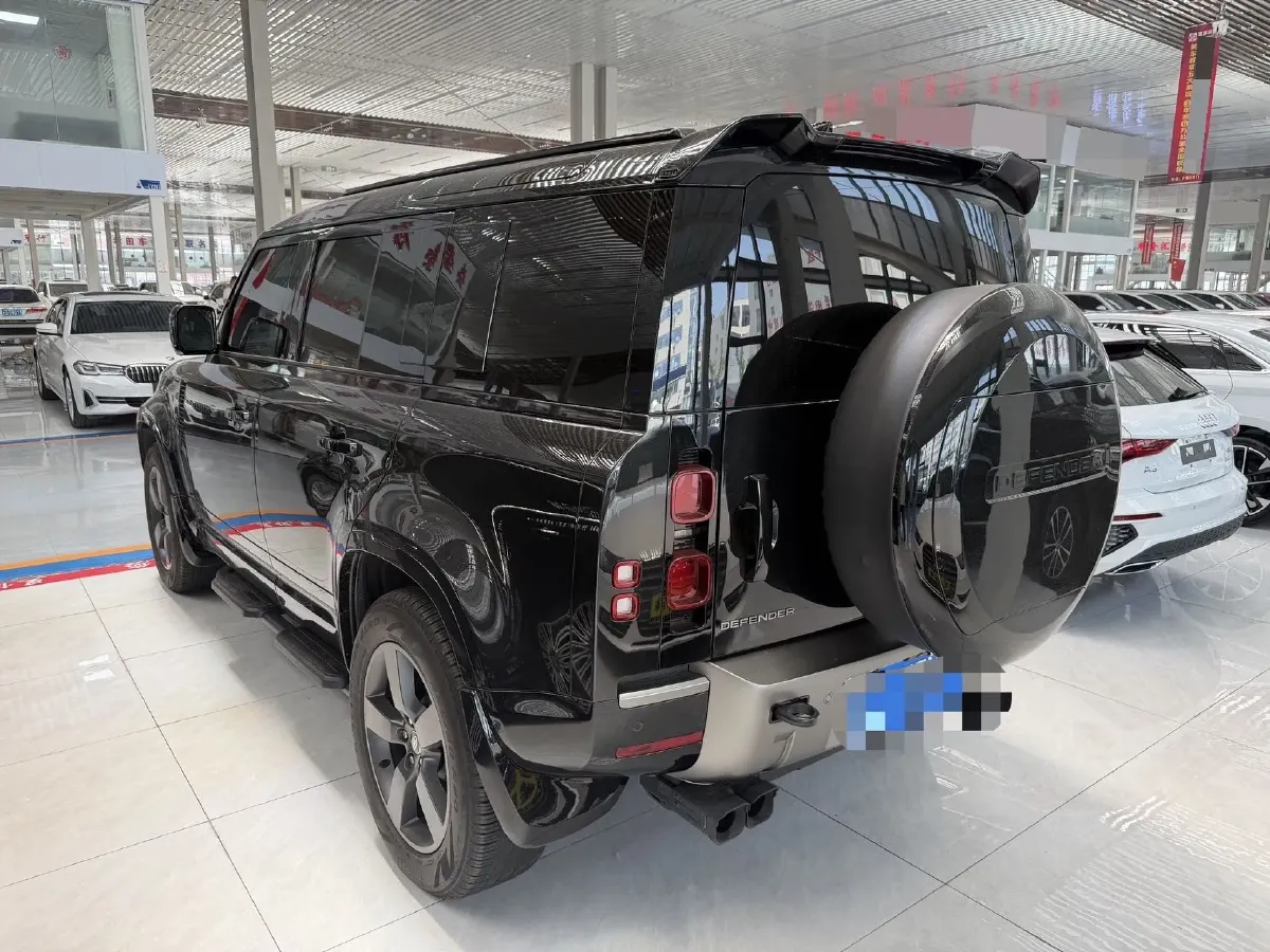 2025 Land Rover Defender 3.0T 400HP L6 8AT,autocango,china used car exporter,china ev exporter,chinese used car exporter,chinese used ev exporter