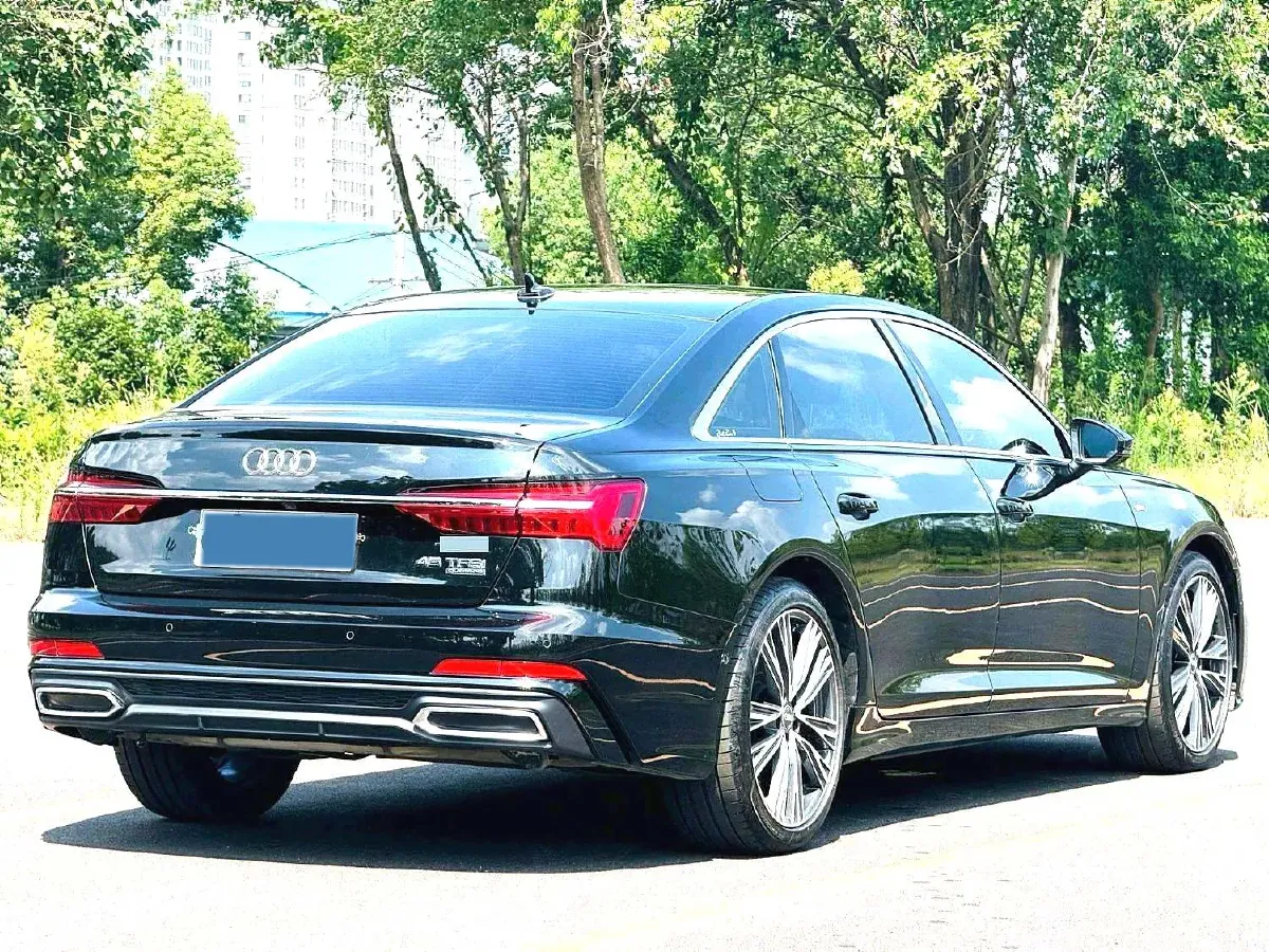 2021 Audi A6L 2.0T 224HP L4 7DCT,autocango,china used car exporter,china ev exporter,chinese used car exporter,chinese used ev exporter