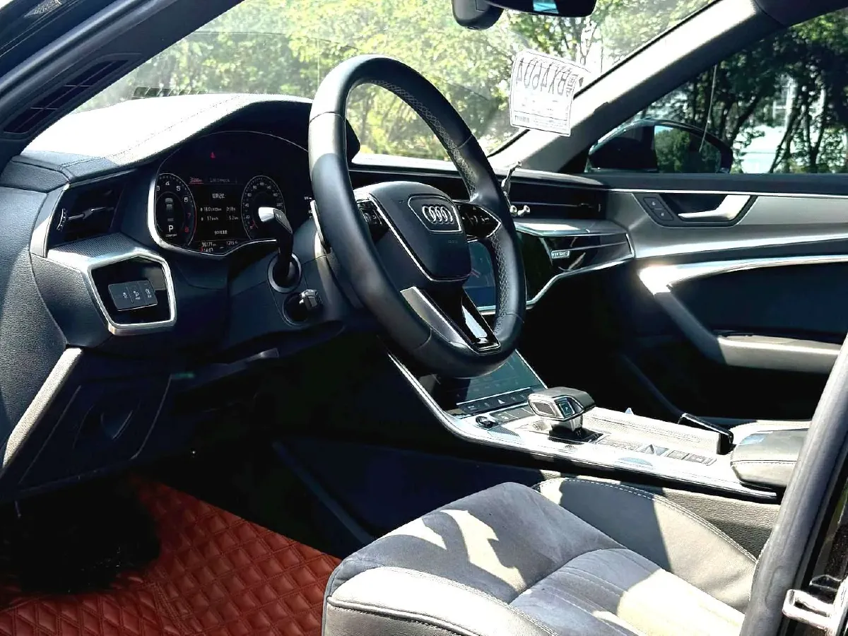 2021 Audi A6L 2.0T 224HP L4 7DCT,autocango,china used car exporter,china ev exporter,chinese used car exporter,chinese used ev exporter