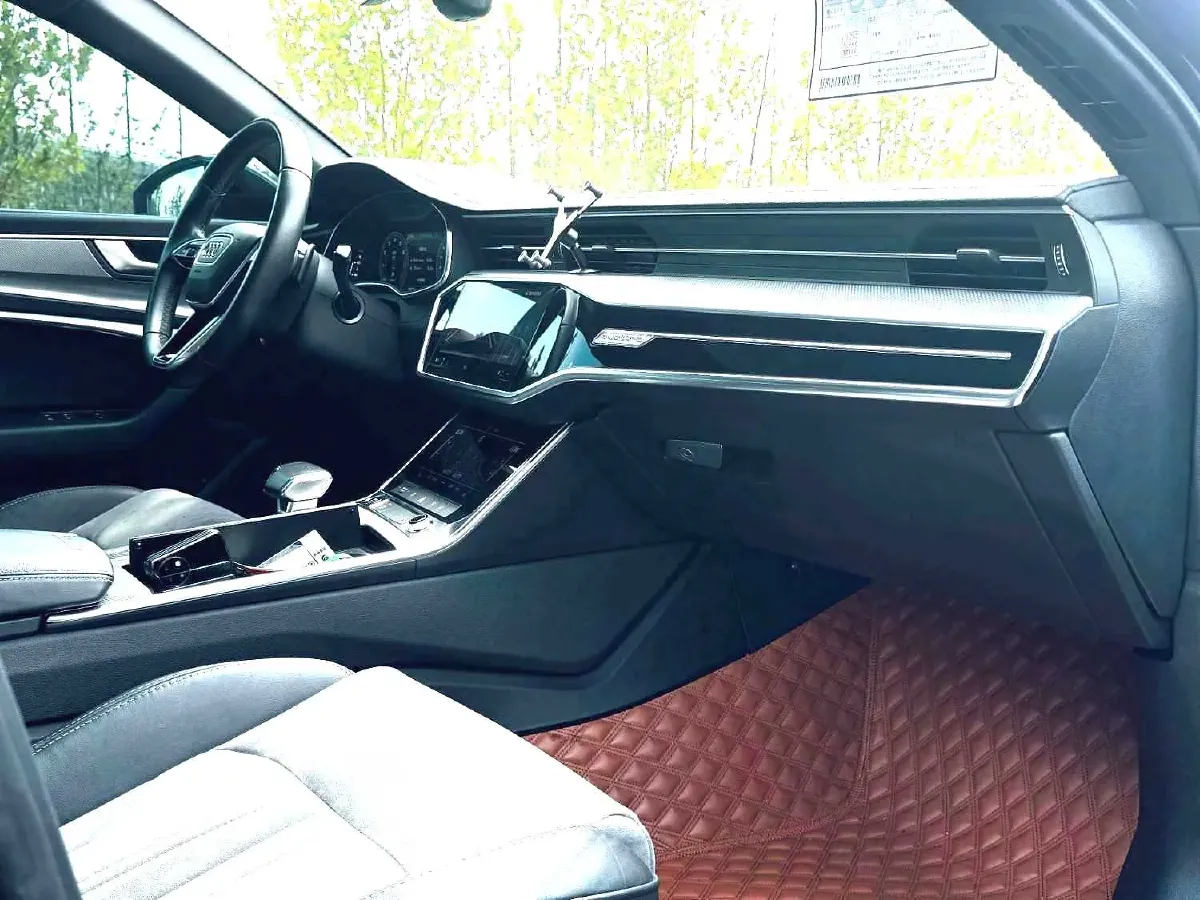 2021 Audi A6L 2.0T 224HP L4 7DCT,autocango,china used car exporter,china ev exporter,chinese used car exporter,chinese used ev exporter