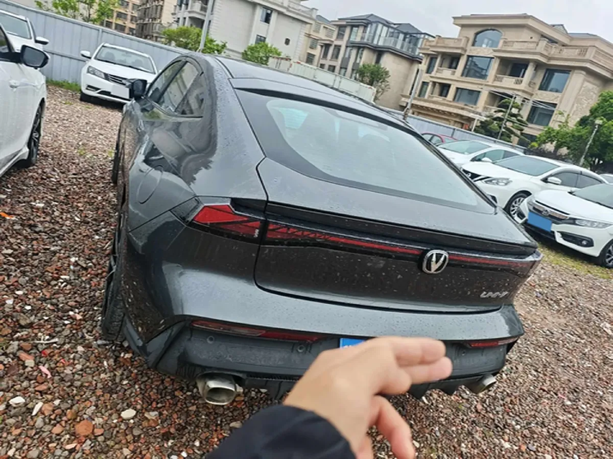 2023 ChangAn UNI-V 1.5T 188HP L4 7DCT,autocango,china used car exporter,china ev exporter,chinese used car exporter,chinese used ev exporter