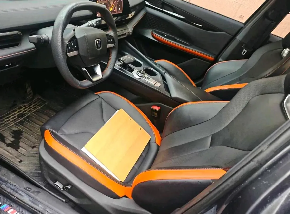 2023 ChangAn UNI-V 1.5T 188HP L4 7DCT,autocango,china used car exporter,china ev exporter,chinese used car exporter,chinese used ev exporter