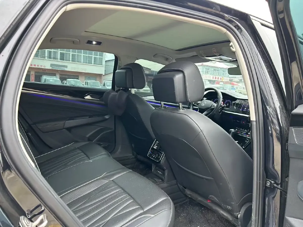 2022 Xpeng P7 BEV 60.2KWH,autocango,china used car exporter,china ev exporter,chinese used car exporter,chinese used ev exporter