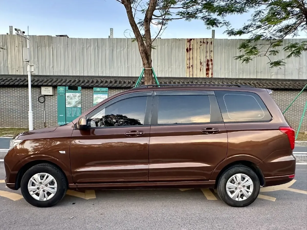 2021 WuLing RongGuang New Truck 1.5L 99HP L4 5MT,autocango,china used car exporter,china ev exporter,chinese used car exporter,chinese used ev exporter