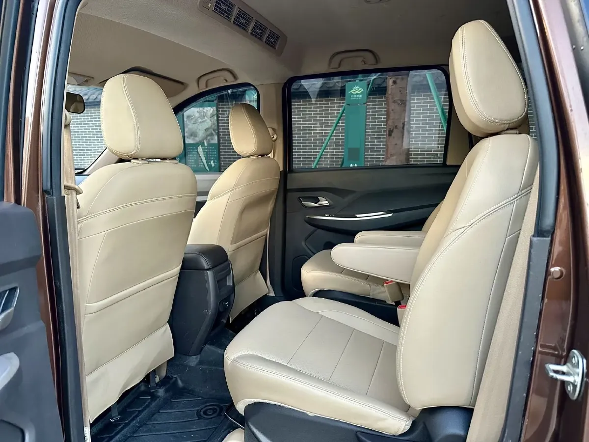 2021 WuLing RongGuang New Truck 1.5L 99HP L4 5MT,autocango,china used car exporter,china ev exporter,chinese used car exporter,chinese used ev exporter