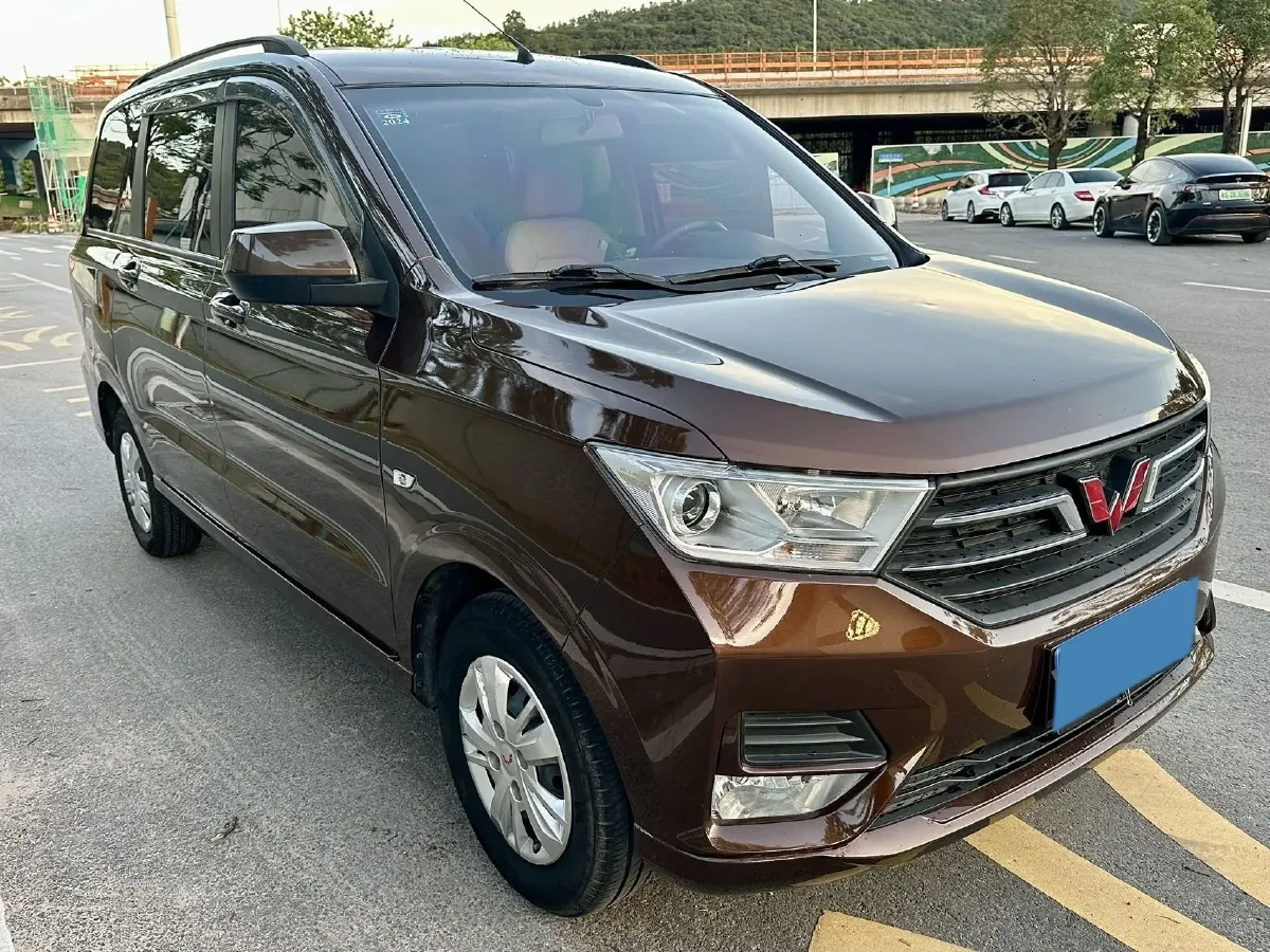 2021 WuLing RongGuang New Truck 1.5L 99HP L4 5MT,autocango,china used car exporter,china ev exporter,chinese used car exporter,chinese used ev exporter