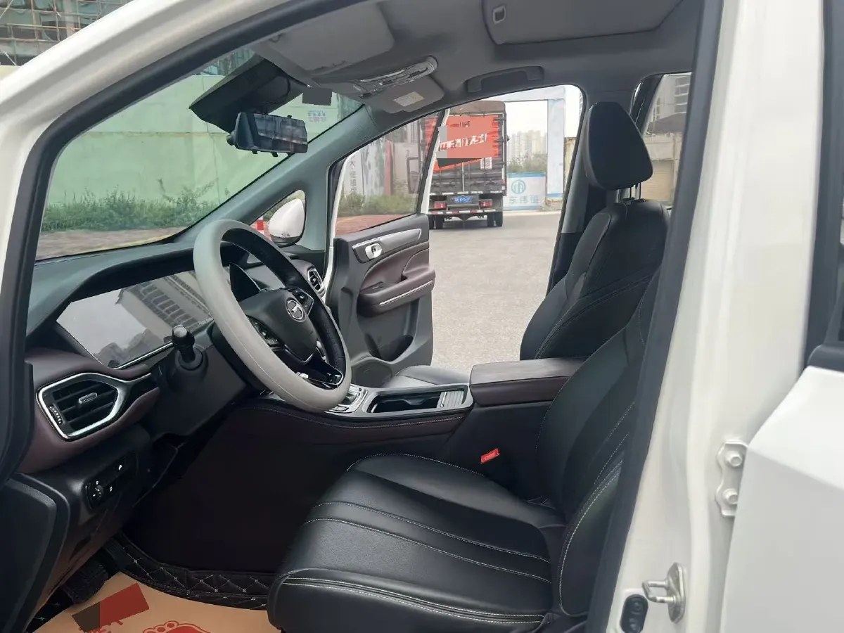 2021 GAC Trumpchi M6 1.5T 169HP L4 7DCT,autocango,china used car exporter,china ev exporter,chinese used car exporter,chinese used ev exporter