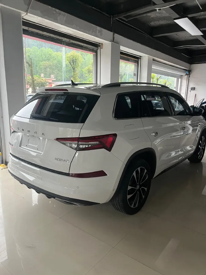 2023 Skoda Kodiak 2.0T 186HP L4 7DCT,autocango,china used car exporter,china ev exporter,chinese used car exporter,chinese used ev exporter