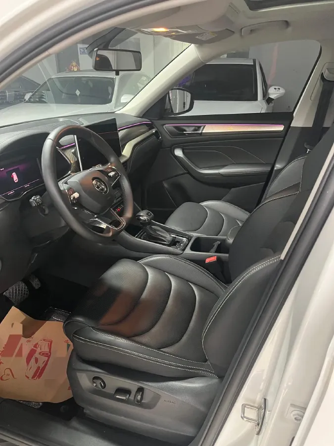 2023 Skoda Kodiak 2.0T 186HP L4 7DCT,autocango,china used car exporter,china ev exporter,chinese used car exporter,chinese used ev exporter