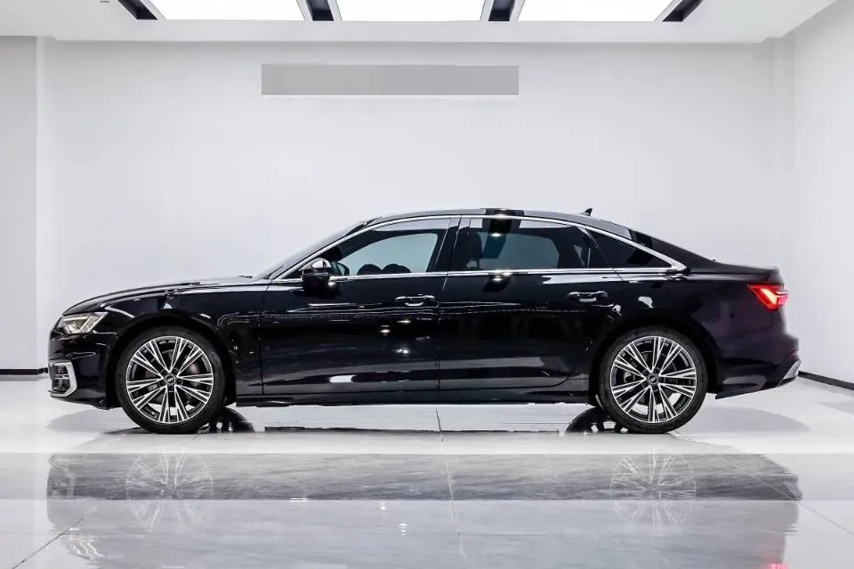 2023 Audi A6L 2.0T 245HP L4 7DCT,autocango,china used car exporter,china ev exporter,chinese used car exporter,chinese used ev exporter