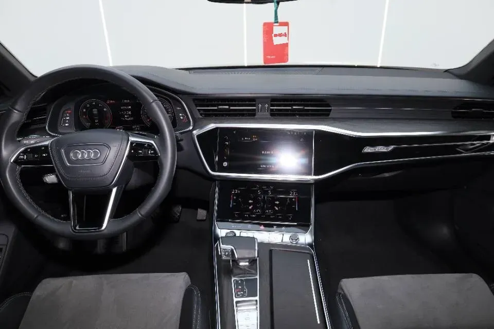 2023 Audi A6L 2.0T 245HP L4 7DCT,autocango,china used car exporter,china ev exporter,chinese used car exporter,chinese used ev exporter