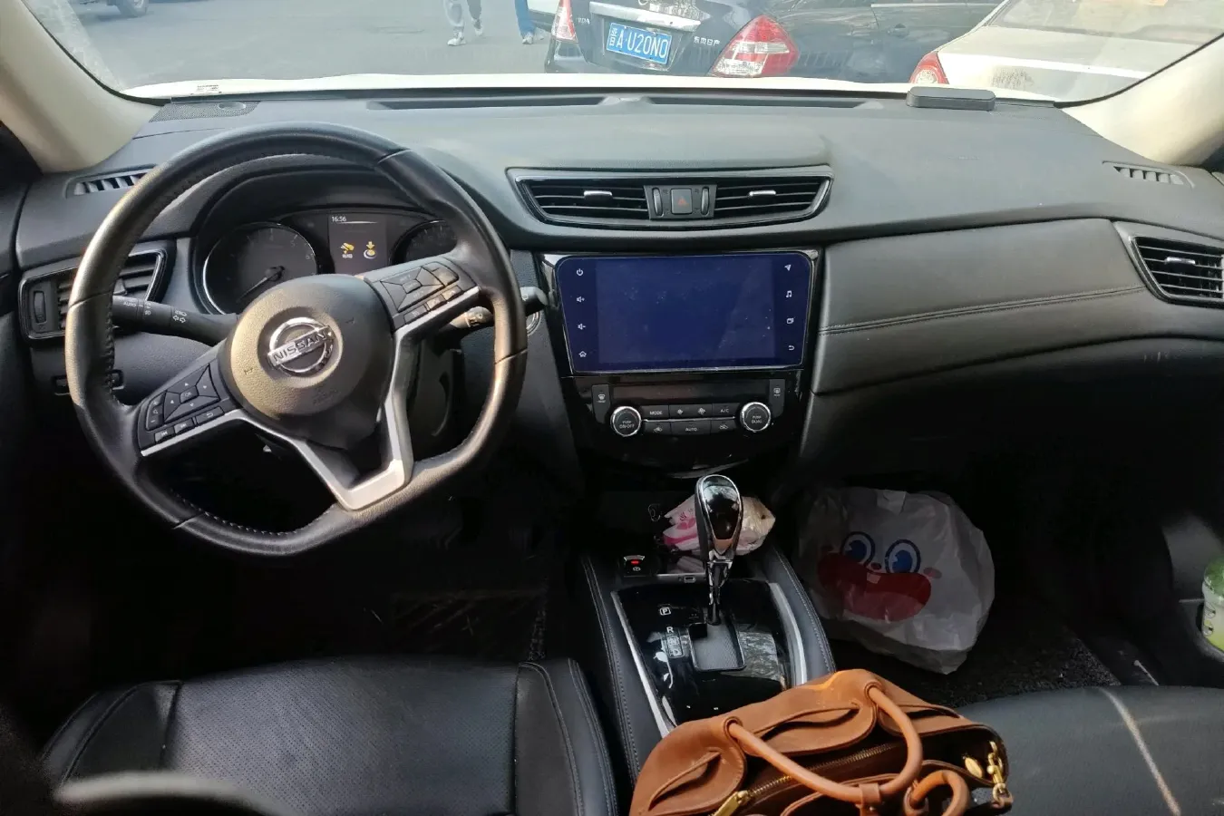 2022 Nissan X-Trail 2.0L 151HP L4 CVT,autocango,china used car exporter,china ev exporter,chinese used car exporter,chinese used ev exporter