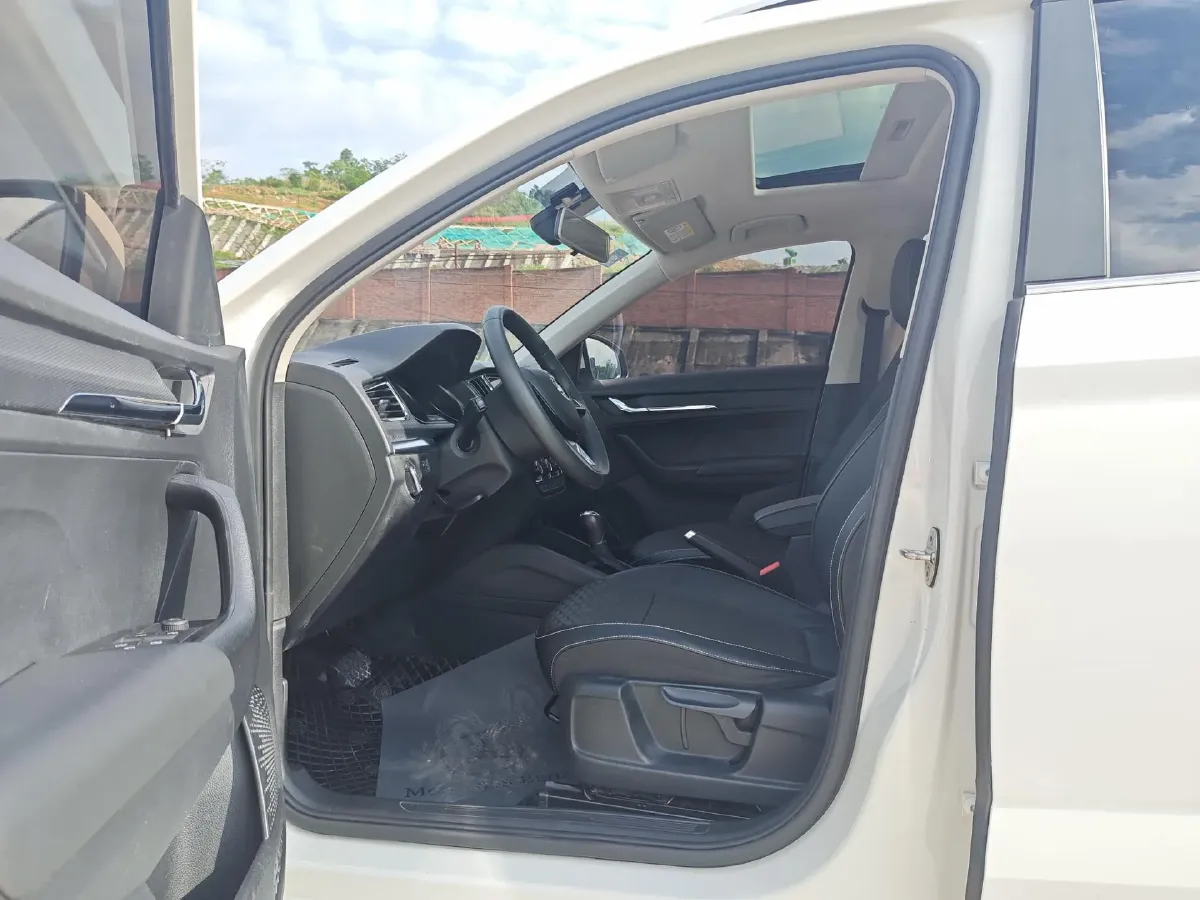 2020 Skoda Kamiq 1.5L 112HP L4 6AT,autocango,china used car exporter,china ev exporter,chinese used car exporter,chinese used ev exporter