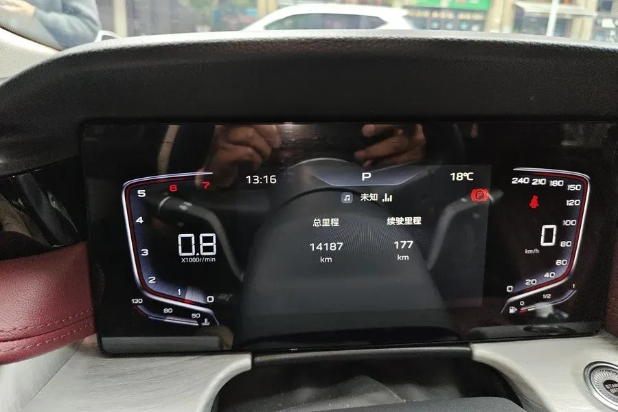 2025 HongQi H5 1.5T 169HP L4 7DCT,autocango,china used car exporter,china ev exporter,chinese used car exporter,chinese used ev exporter