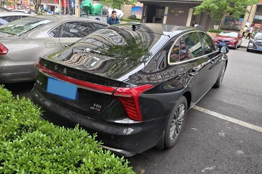 2025 HongQi H5 1.5T 169HP L4 7DCT,autocango,china used car exporter,china ev exporter,chinese used car exporter,chinese used ev exporter