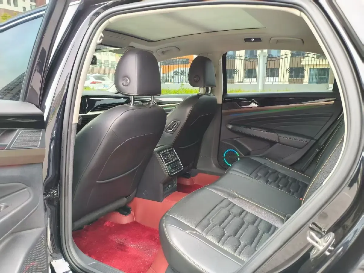 2020 Volkswagen Passat 2.0T 186HP L4 7DCT,autocango,china used car exporter,china ev exporter,chinese used car exporter,chinese used ev exporter