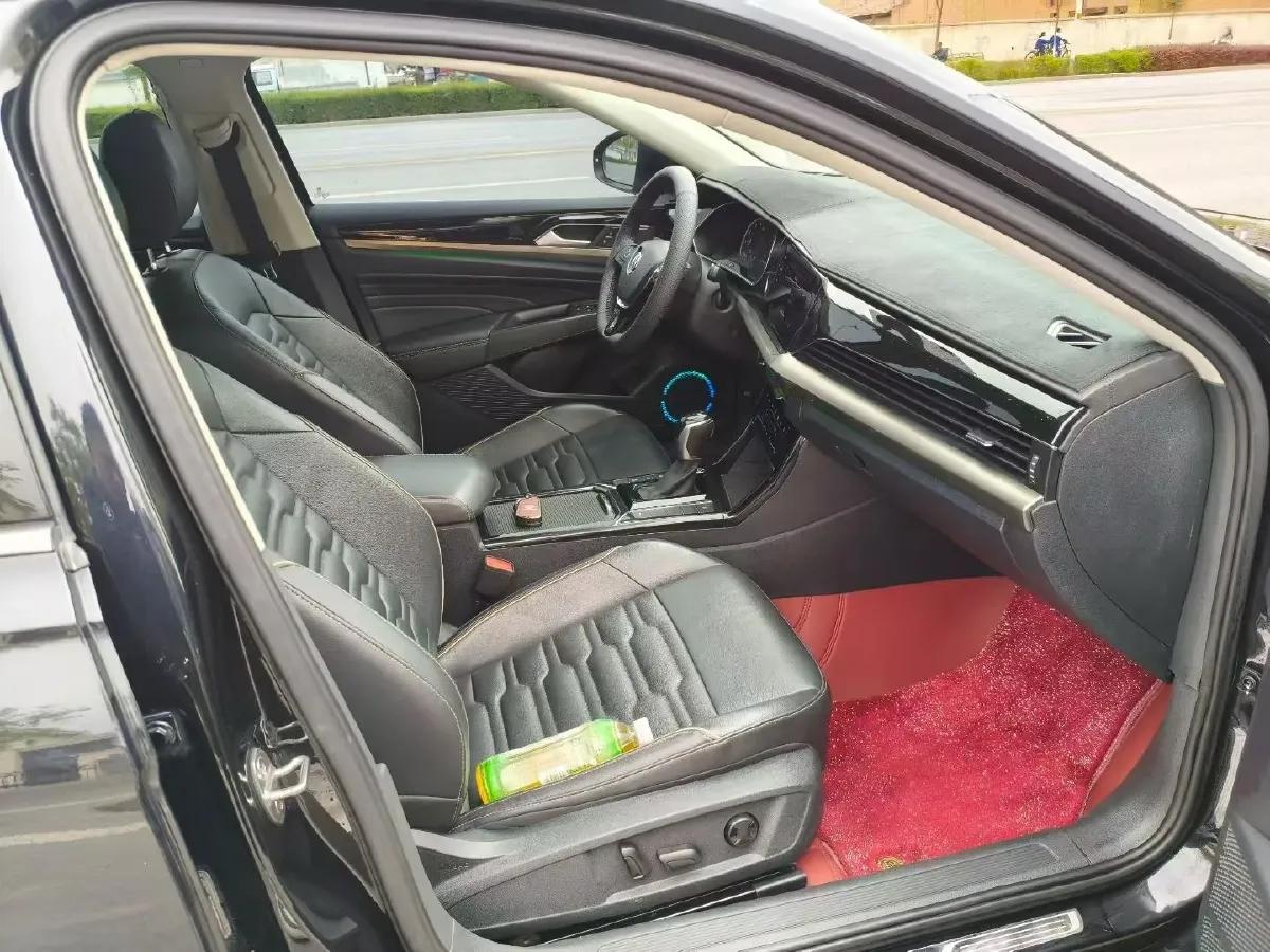 2020 Volkswagen Passat 2.0T 186HP L4 7DCT,autocango,china used car exporter,china ev exporter,chinese used car exporter,chinese used ev exporter