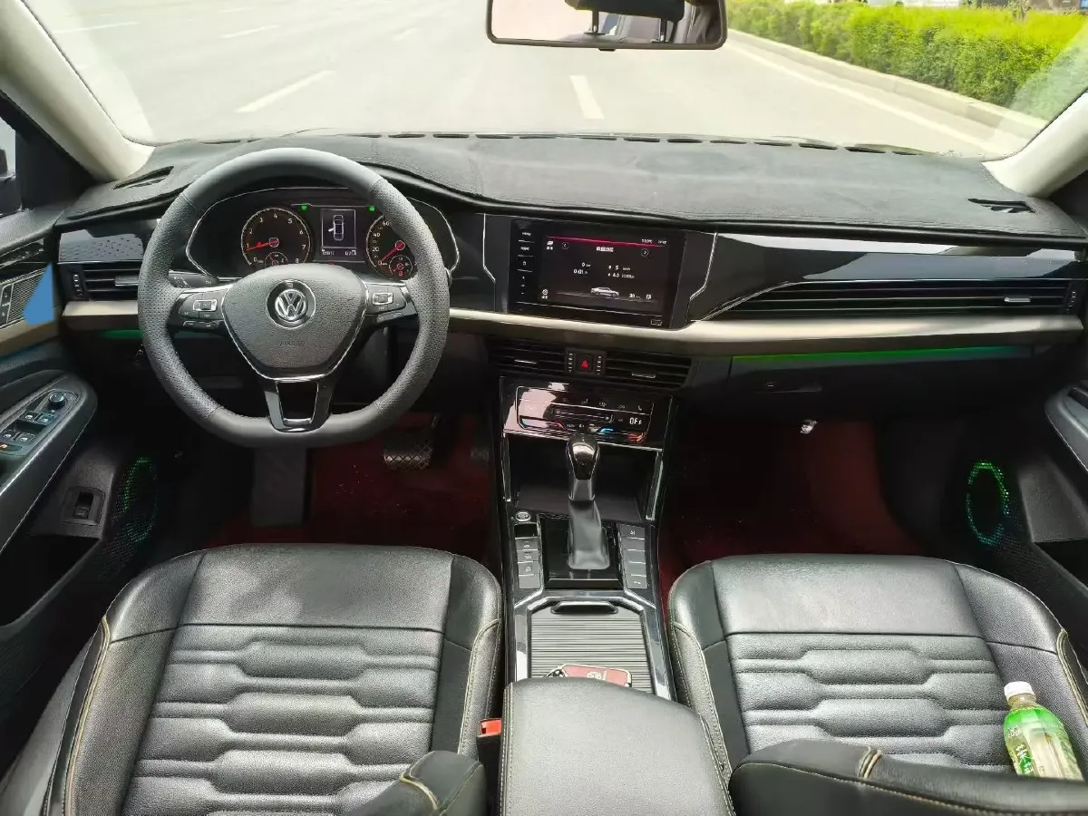 2020 Volkswagen Passat 2.0T 186HP L4 7DCT,autocango,china used car exporter,china ev exporter,chinese used car exporter,chinese used ev exporter