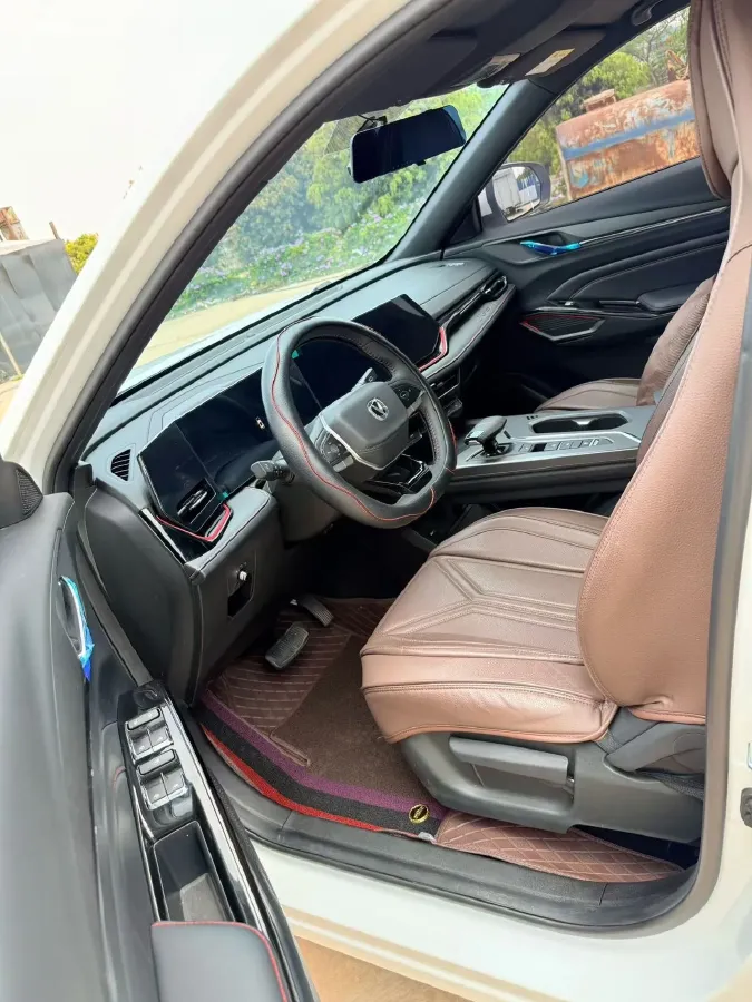 2025 ChangAn X5 PLUS 1.5T 188HP L4 7DCT,autocango,china used car exporter,china ev exporter,chinese used car exporter,chinese used ev exporter