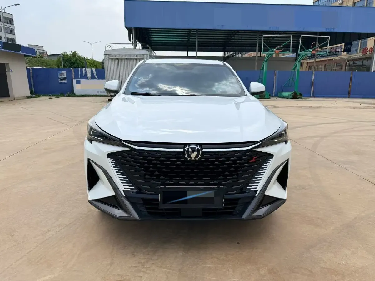 2025 ChangAn X5 PLUS 1.5T 188HP L4 7DCT,autocango,china used car exporter,china ev exporter,chinese used car exporter,chinese used ev exporter