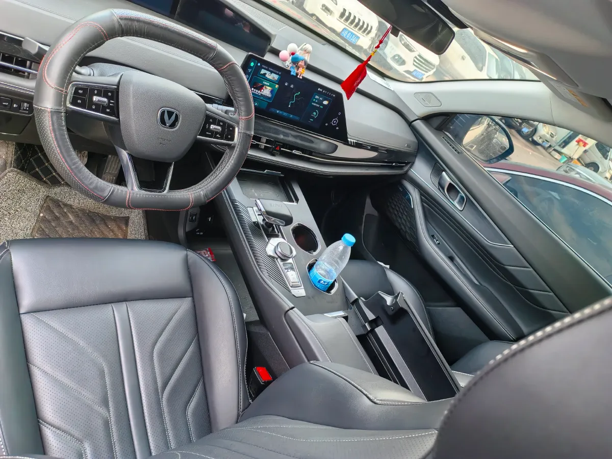 2024 ChangAn UNI-K 2.0T 233HP L4 8AT,autocango,china used car exporter,china ev exporter,chinese used car exporter,chinese used ev exporter