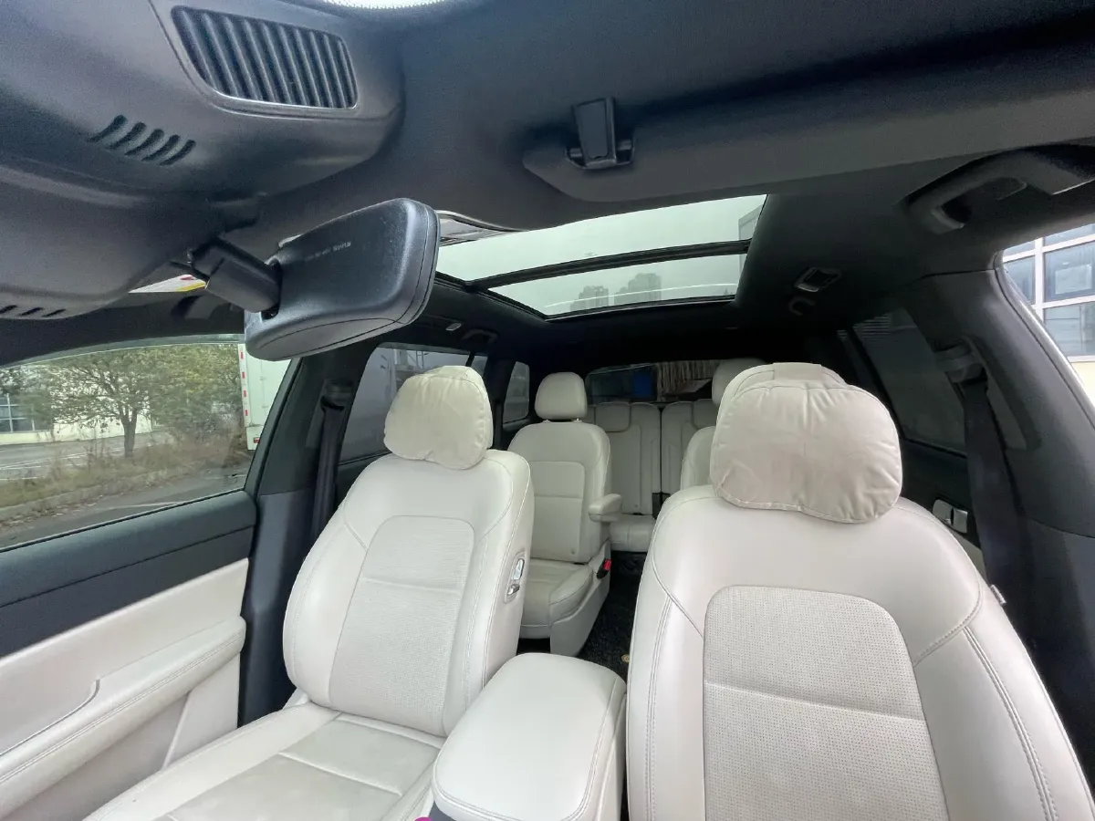 2020 Li ONE Range Extended 131HP REEV 40.5KWH,autocango,china used car exporter,china ev exporter,chinese used car exporter,chinese used ev exporter