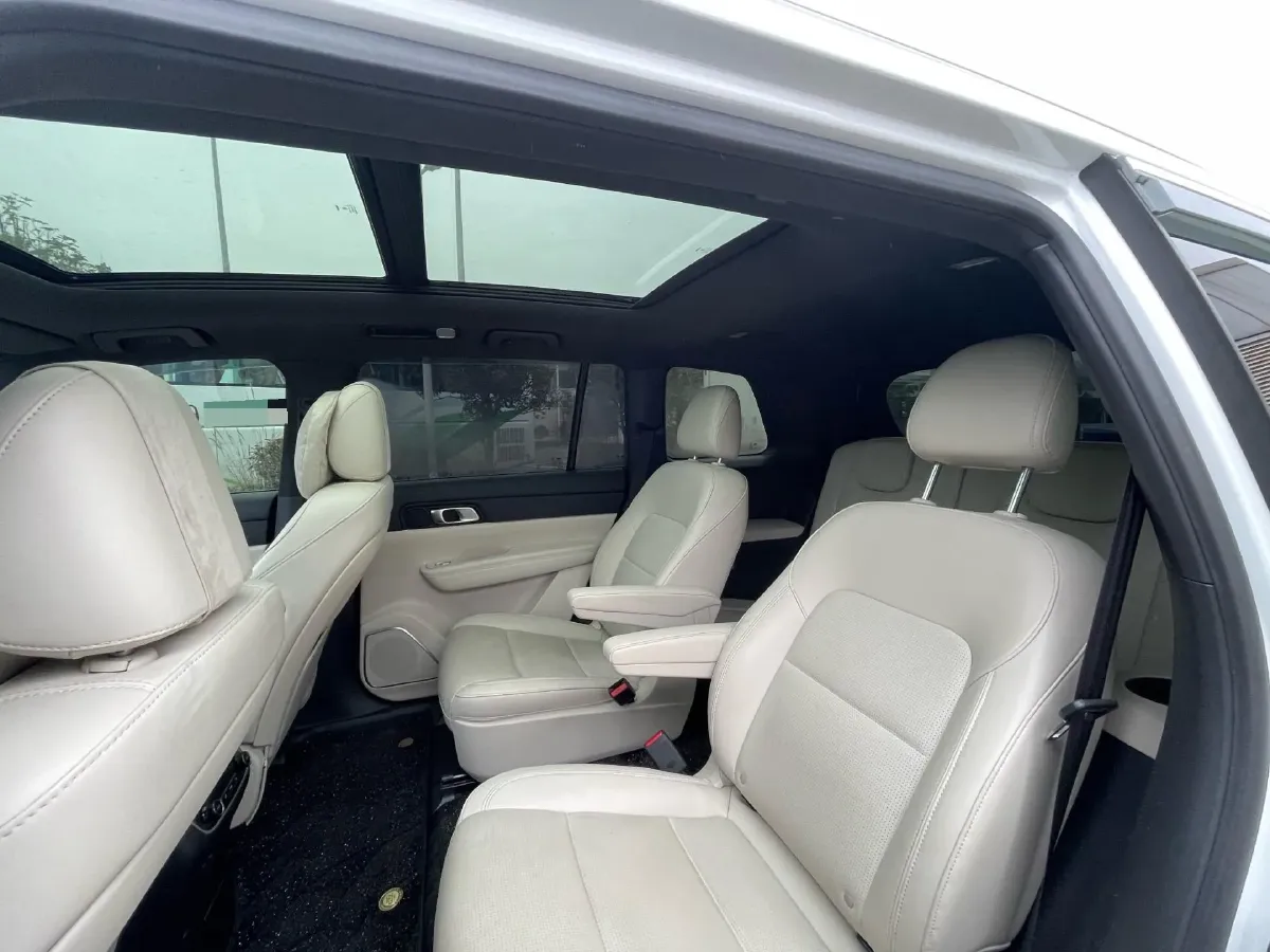2020 Li ONE Range Extended 131HP REEV 40.5KWH,autocango,china used car exporter,china ev exporter,chinese used car exporter,chinese used ev exporter