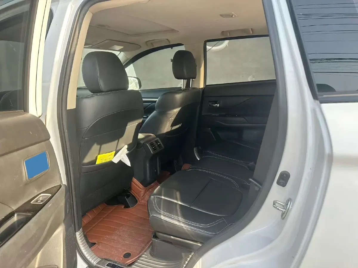 2021 Mitsubishi Outlander 2.0L 166HP L4 CVT,autocango,china used car exporter,china ev exporter,chinese used car exporter,chinese used ev exporter