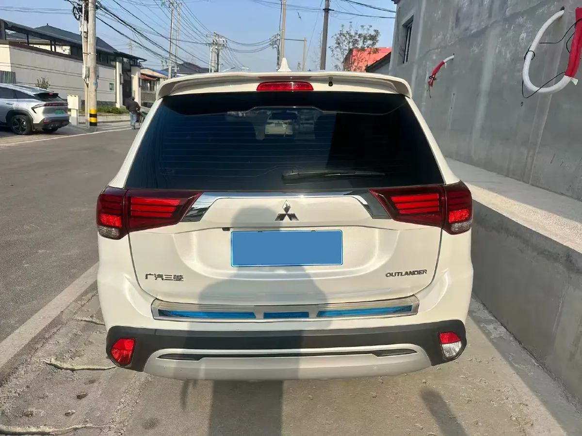2021 Mitsubishi Outlander 2.0L 166HP L4 CVT,autocango,china used car exporter,china ev exporter,chinese used car exporter,chinese used ev exporter