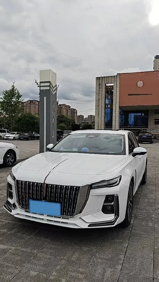 2025 HongQi H5 1.5T 169HP L4 1DHT Hybrid,autocango,china used car exporter,china ev exporter,chinese used car exporter,chinese used ev exporter