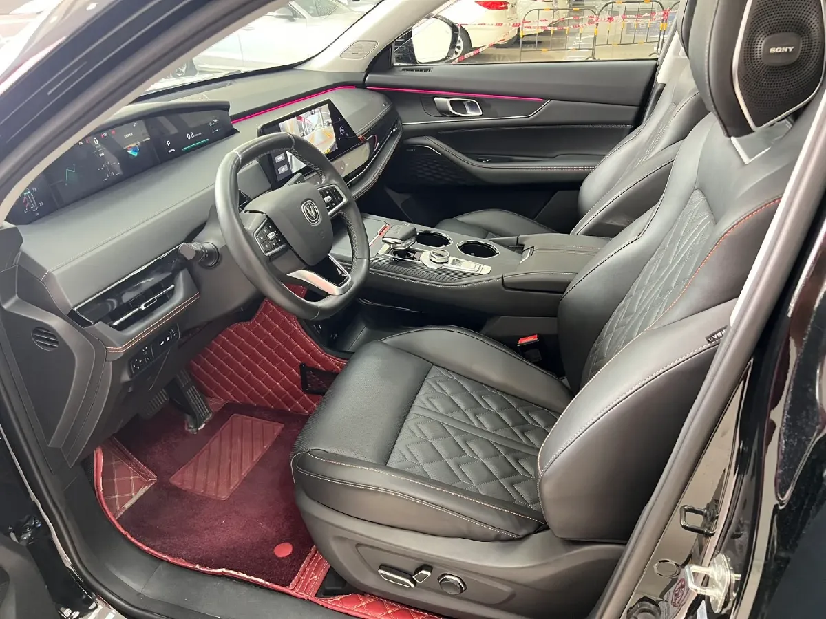 2021 ChangAn UNI-K 2.0T 233HP L4 8AT,autocango,china used car exporter,china ev exporter,chinese used car exporter,chinese used ev exporter