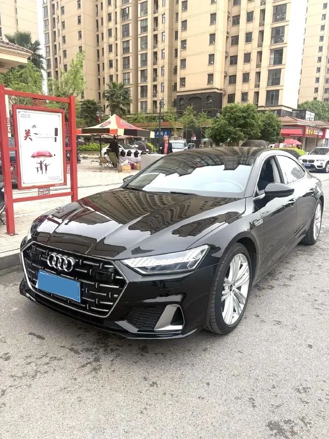 2024 Audi A7L 2.0T 245HP L4 7DCT,autocango,china used car exporter,china ev exporter,chinese used car exporter,chinese used ev exporter