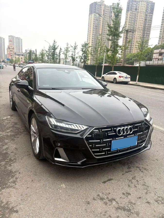 2024 Audi A7L 2.0T 245HP L4 7DCT,autocango,china used car exporter,china ev exporter,chinese used car exporter,chinese used ev exporter