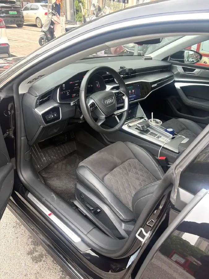 2024 Audi A7L 2.0T 245HP L4 7DCT,autocango,china used car exporter,china ev exporter,chinese used car exporter,chinese used ev exporter