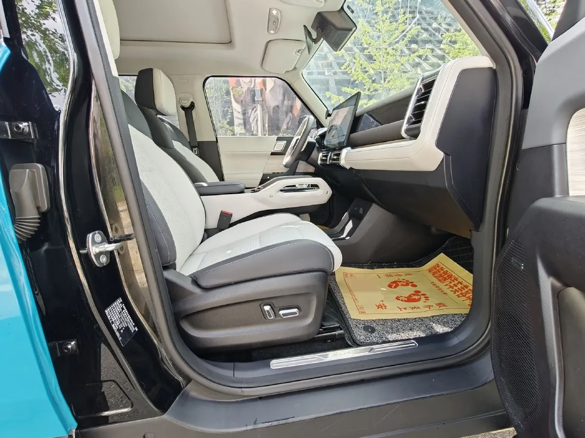 2024 Dongfeng RuiQi 7 2.0T 228HP L4 8AT,autocango,china used car exporter,china ev exporter,chinese used car exporter,chinese used ev exporter