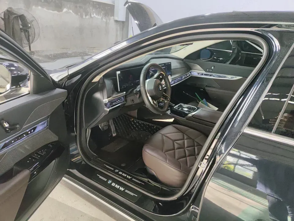 2023 BMW 7 Series 3.0T 272HP L6 8AT,autocango,china used car exporter,china ev exporter,chinese used car exporter,chinese used ev exporter