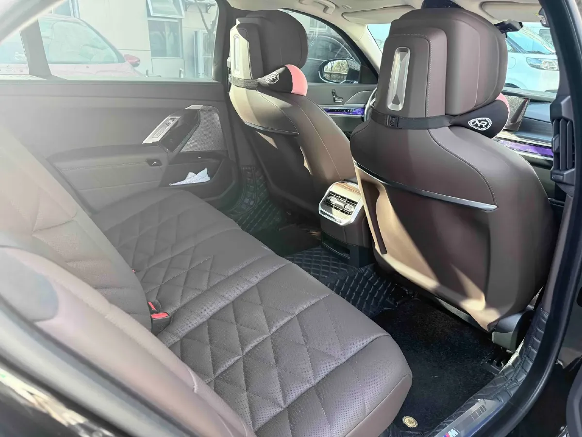 2023 BMW 7 Series 3.0T 272HP L6 8AT,autocango,china used car exporter,china ev exporter,chinese used car exporter,chinese used ev exporter