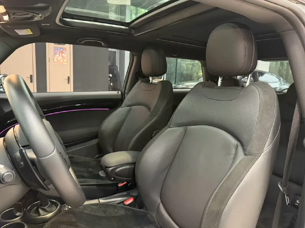 2023 MINI MINI 2.0T 178HP L4 7DCT,autocango,china used car exporter,china ev exporter,chinese used car exporter,chinese used ev exporter