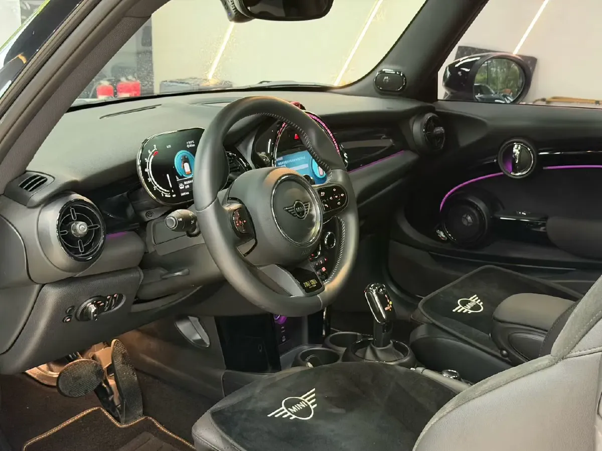 2023 MINI MINI 2.0T 178HP L4 7DCT,autocango,china used car exporter,china ev exporter,chinese used car exporter,chinese used ev exporter