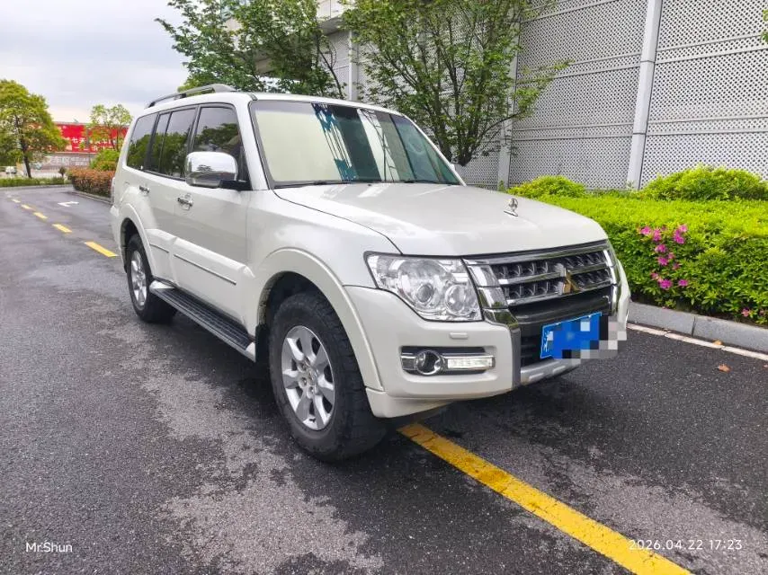 2018 Mitsubishi Pajero 3.0L 174HP V6 5AT,autocango,china used car exporter,china ev exporter,chinese used car exporter,chinese used ev exporter