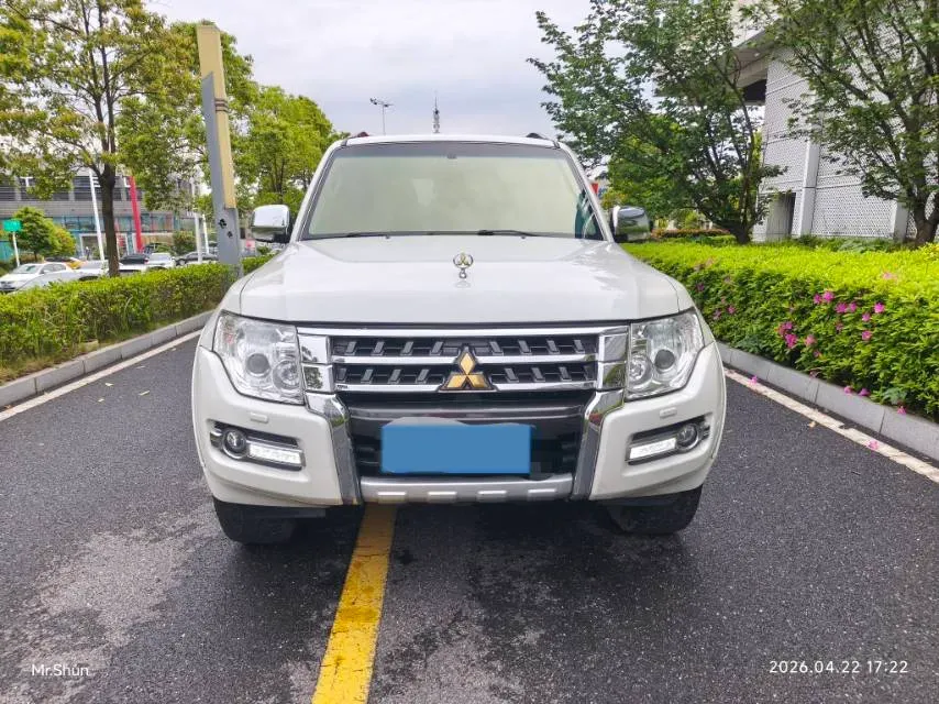 2018 Mitsubishi Pajero 3.0L 174HP V6 5AT,autocango,china used car exporter,china ev exporter,chinese used car exporter,chinese used ev exporter
