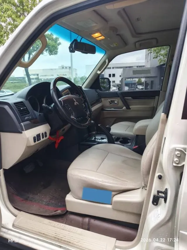 2018 Mitsubishi Pajero 3.0L 174HP V6 5AT,autocango,china used car exporter,china ev exporter,chinese used car exporter,chinese used ev exporter