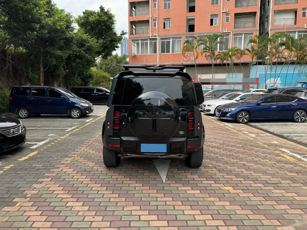2024 Land Rover Defender 3.0T 400HP L6 8AT,autocango,china used car exporter,china ev exporter,chinese used car exporter,chinese used ev exporter