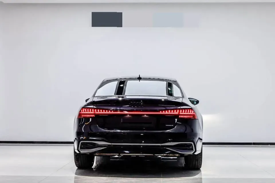 2024 Audi A7L 2.0T 245HP L4 7DCT,autocango,china used car exporter,china ev exporter,chinese used car exporter,chinese used ev exporter